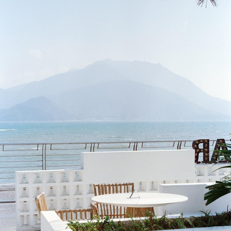 Family terraces and cafés for calm evenings in Toronto